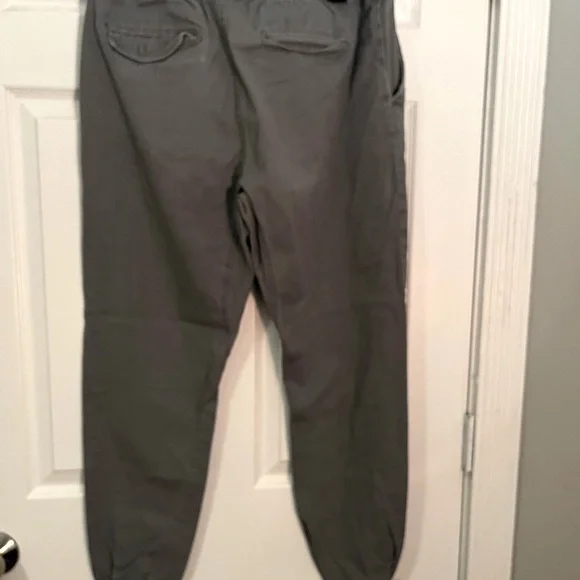 Men's joggers - Picture 2 of 3